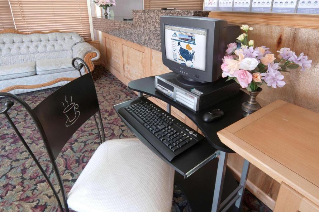 Americas Best Value Inn & Suites Macon At Sunset Dr Екстериор снимка