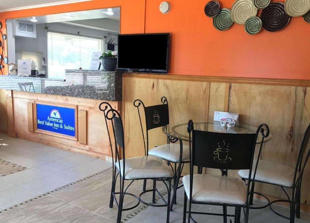 Americas Best Value Inn & Suites Macon At Sunset Dr Екстериор снимка
