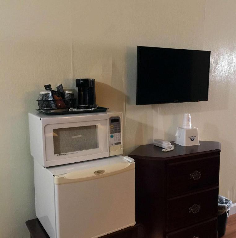Americas Best Value Inn & Suites Macon At Sunset Dr Екстериор снимка