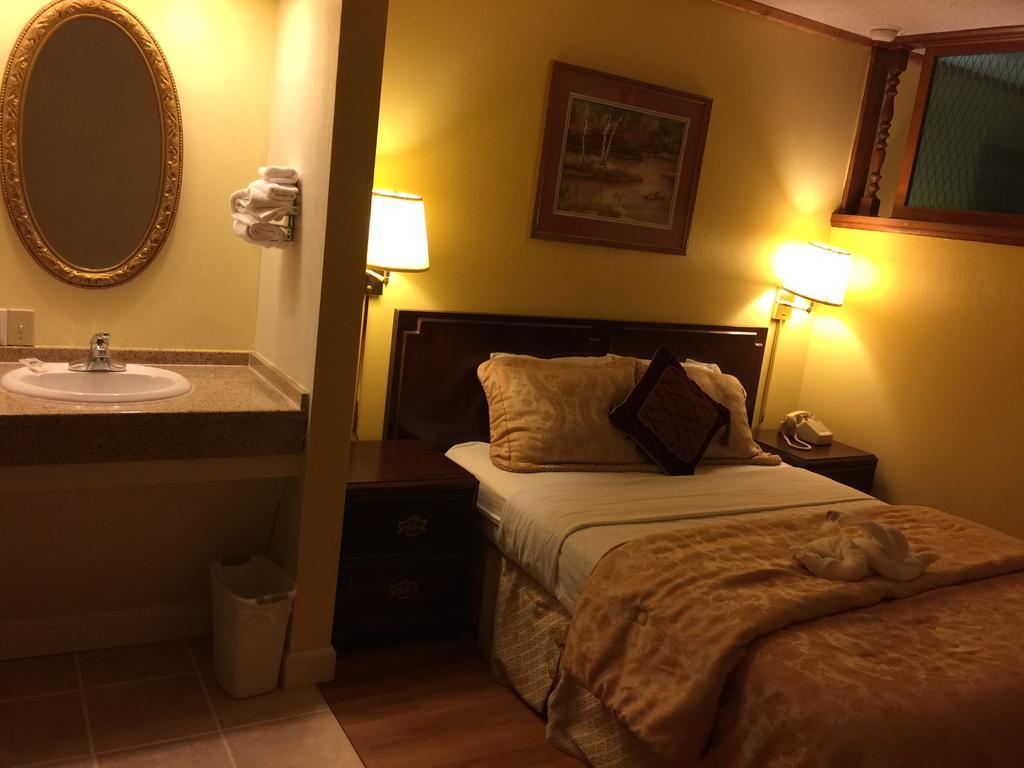 Americas Best Value Inn & Suites Macon At Sunset Dr Екстериор снимка