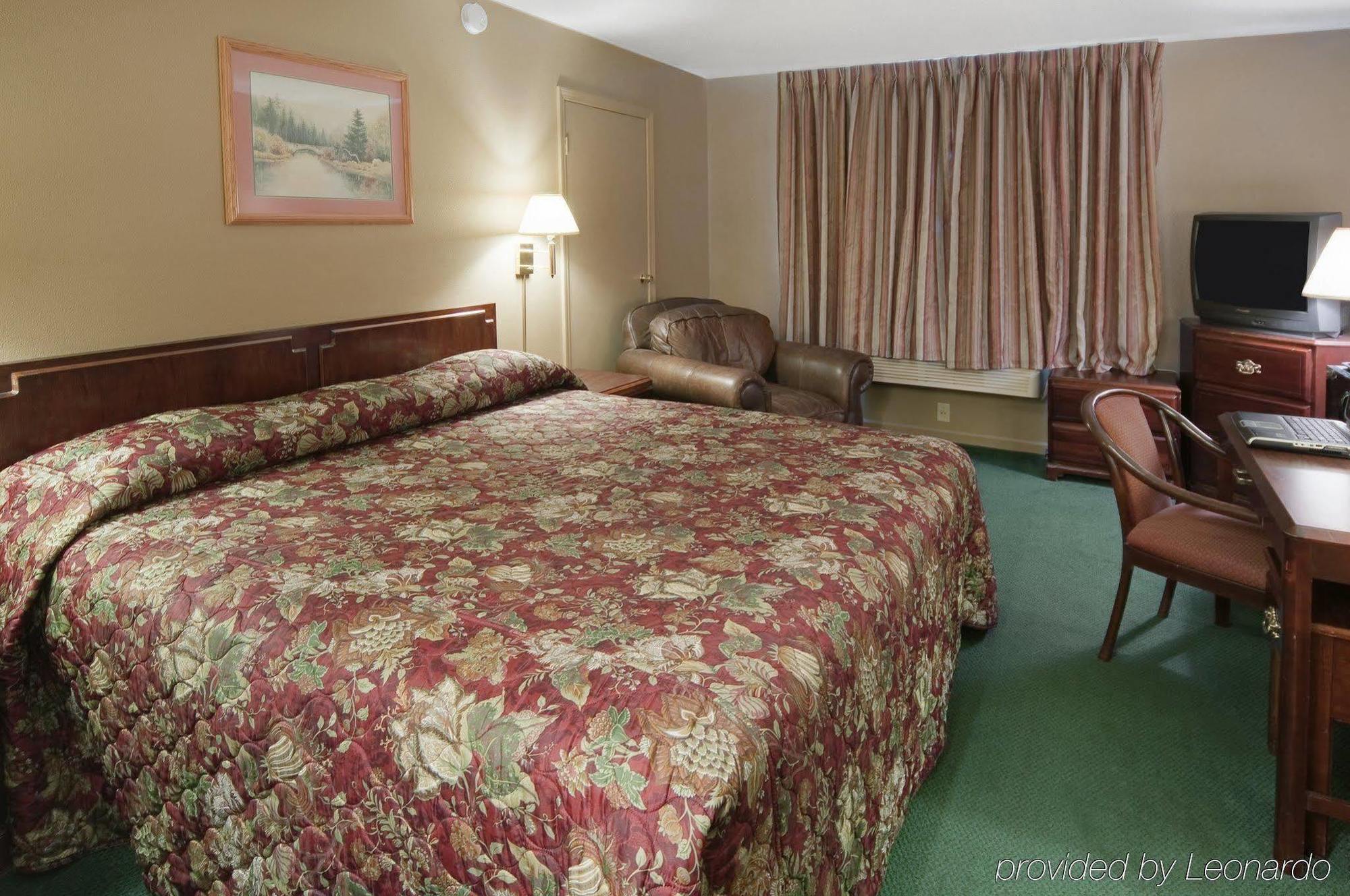 Americas Best Value Inn & Suites Macon At Sunset Dr Екстериор снимка