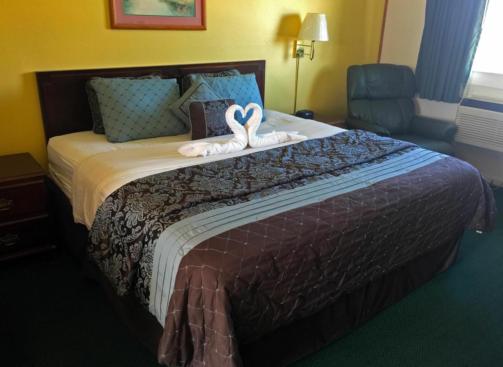 Americas Best Value Inn & Suites Macon At Sunset Dr Екстериор снимка